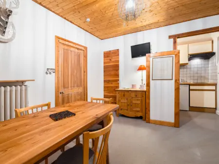 Charmant 2 Pièces avec Piscine Été, Balcon et Parking Privé à 300m des Pistes - Photo 2
