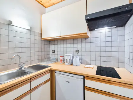 Charmant 2 Pièces avec Piscine Été, Balcon et Parking Privé à 300m des Pistes - Photo 3