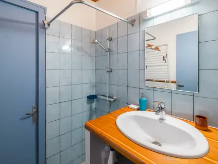 Charmant 2 Pièces avec Piscine Été, Balcon et Parking Privé à 300m des Pistes - Photo 12