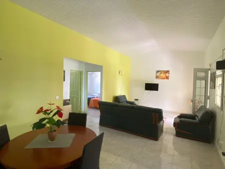 Appartement 2 chambres pied dans l'eau, linge fourni - Photo 3