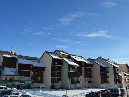 Studio cabine rénové 4 pers avec jardinet et accès parking – cœur de station - Photo 5