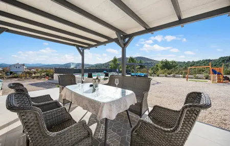 Maison 6 personnes à Bilice - Photo 1