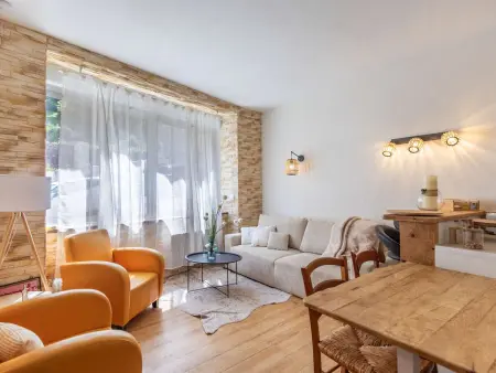 T2 rénové et cosy face aux thermes avec cour privative et équipements modernes - Photo 2