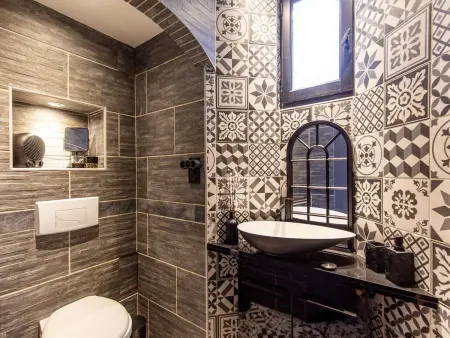 T2 rénové et cosy face aux thermes avec cour privative et équipements modernes - Photo 11