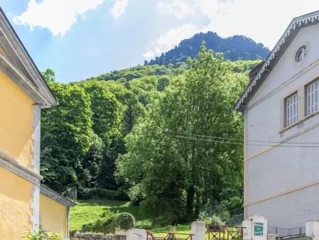 T2 rénové et cosy face aux thermes avec cour privative et équipements modernes - Photo 12
