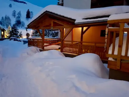 Charmant 2 pièces au pied des pistes avec balcon et casier à ski - Photo 8