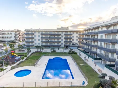 Superbe Appartement Central à La Pineda avec Piscine, Jardin et Proche Plage - Photo 9