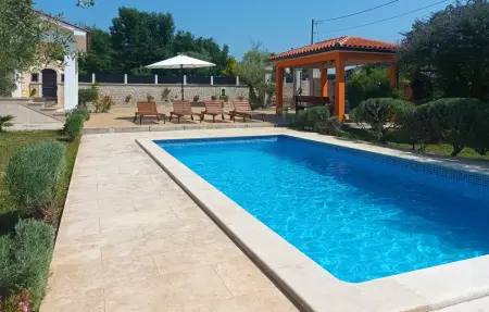 perla Klaudio, Maison 8 personnes à Tinjan - Photo 1