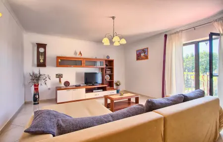 perla Klaudio, Maison 8 personnes à Tinjan - Photo 2