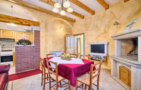 perla Klaudio, Maison 8 personnes à Tinjan - Photo 4