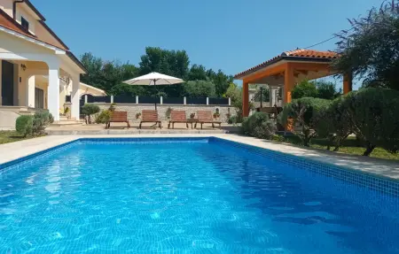 perla Klaudio, Maison 8 personnes à Tinjan - Photo 8