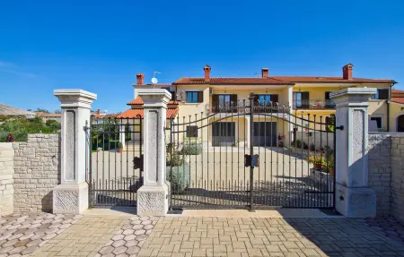perla Klaudio, Maison 8 personnes à Tinjan - Photo 17