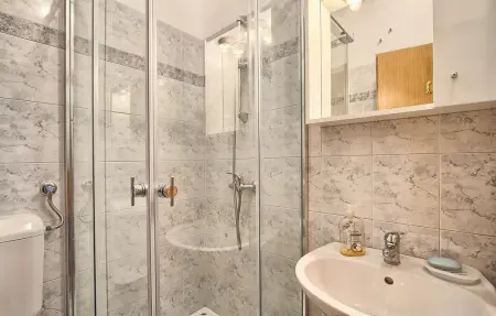 perla Klaudio, Maison 8 personnes à Tinjan - Photo 40