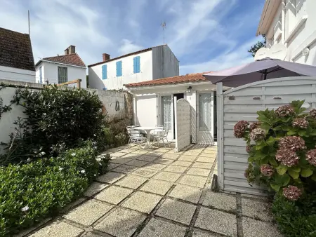 Maison près du port, avec cour, terrasse équipée, à 400m de la plage - Photo 2