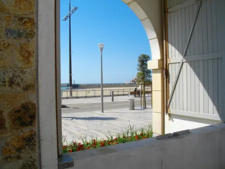 T2 rénové avec balcon, parking couvert, animaux admis - Photo 7