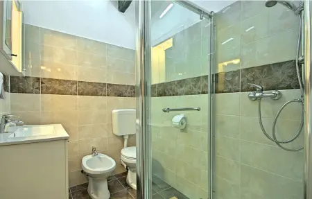 Villa Ambrogino, Maison 8 personnes à Tinjan - Photo 29