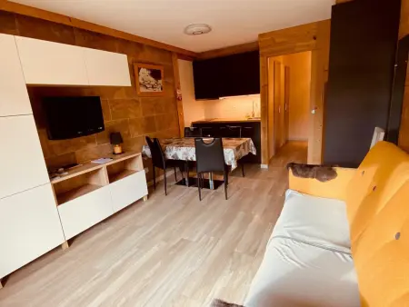 Appartement moderne centre village avec balcon et garage - Photo 2