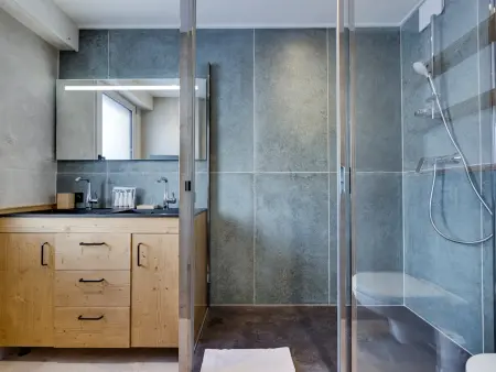 Appartement rénové, près des pistes, pour 8 personnes - Photo 10