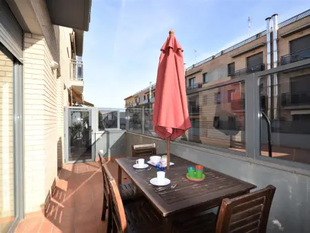 Appartement Rez-de-Chaussée avec Jardin, Piscine, et Climatisation, Idéal pour Familles - Photo 1