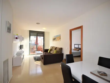 Appartement Rez-de-Chaussée avec Jardin, Piscine, et Climatisation, Idéal pour Familles - Photo 4