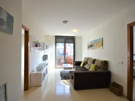 Appartement Rez-de-Chaussée avec Jardin, Piscine, et Climatisation, Idéal pour Familles - Photo 5