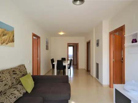 Appartement Rez-de-Chaussée avec Jardin, Piscine, et Climatisation, Idéal pour Familles - Photo 6