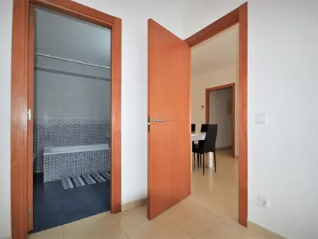 Appartement Rez-de-Chaussée avec Jardin, Piscine, et Climatisation, Idéal pour Familles - Photo 13