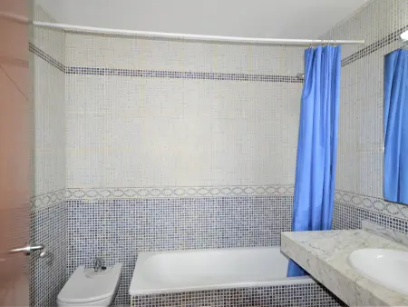 Appartement Rez-de-Chaussée avec Jardin, Piscine, et Climatisation, Idéal pour Familles - Photo 15