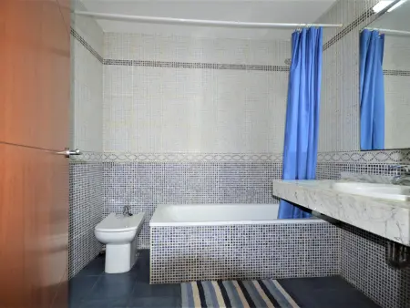 Appartement Rez-de-Chaussée avec Jardin, Piscine, et Climatisation, Idéal pour Familles - Photo 16