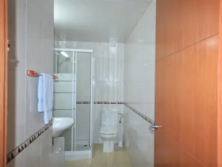 Appartement Rez-de-Chaussée avec Jardin, Piscine, et Climatisation, Idéal pour Familles - Photo 20