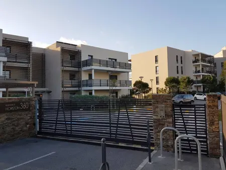 Appt Confort 3 Pièces avec Terrasse et Piscine à Saint-Raphaël - Photo 12