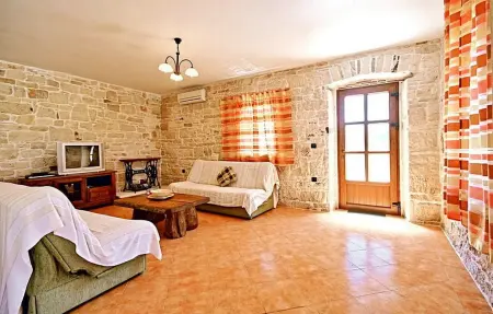 Villa David, Maison 8 personnes à Tinjan - Photo 7