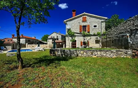 Villa David, Maison 8 personnes à Tinjan - Photo 9