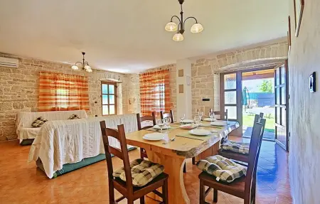 Villa David, Maison 8 personnes à Tinjan - Photo 16