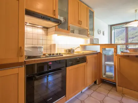 Grand appartement 4 chambres, proche centre et pistes, parking privatif - Photo 2