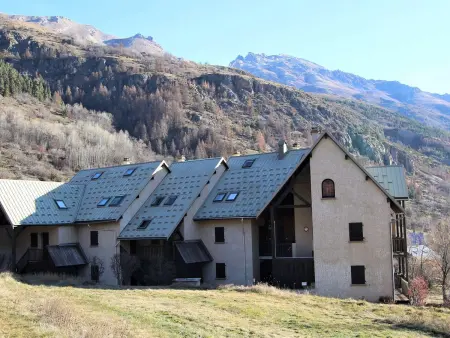 Grand appartement 4 chambres, proche centre et pistes, parking privatif - Photo 13