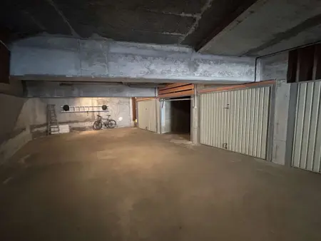 Grand appartement 4 chambres, proche centre et pistes, parking privatif - Photo 15