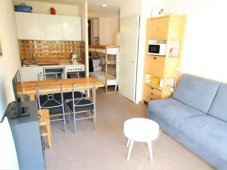 Studio cosy avec coin montagne, proche télésiège et commerces, parking privé, retour ski direct! - Photo 2