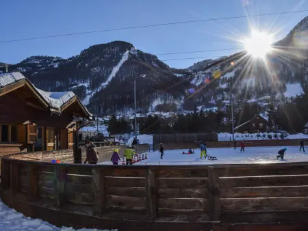 Studio cosy avec coin montagne, proche télésiège et commerces, parking privé, retour ski direct! - Photo 12