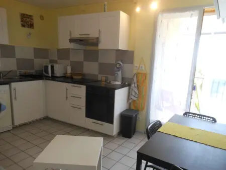 Charmant T2 avec Balcon et Parking à 800m de la Plage - St Pierre la Mer - Photo 2