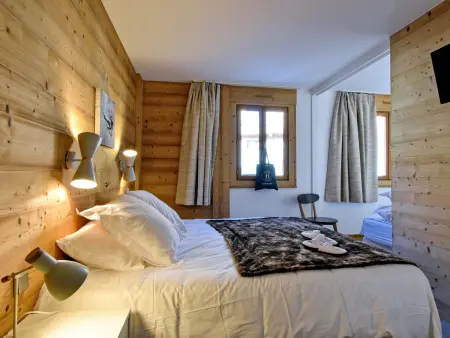 Luxueux Appartement 2 Chambres au Cœur de Courchevel 1850, Balcon, Parking et Services Inclus - Photo 6