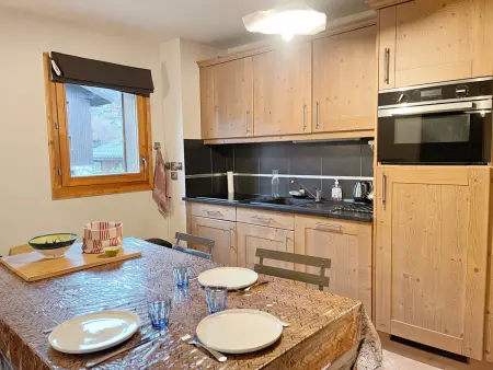 Appartement T3 avec balcon et grande terrasse, proche centre et ski-bus, parking inclus - Photo 1