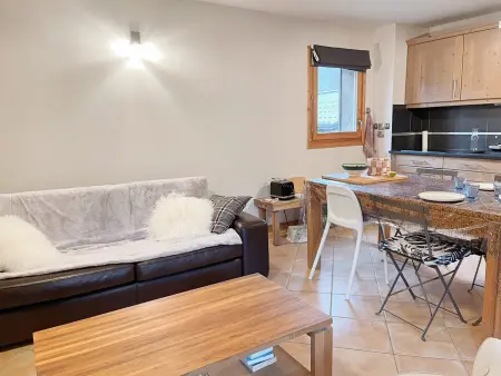 Appartement T3 avec balcon et grande terrasse, proche centre et ski-bus, parking inclus - Photo 2