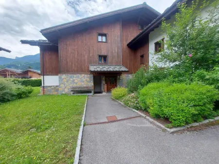 Appartement T3 avec balcon et grande terrasse, proche centre et ski-bus, parking inclus - Photo 10