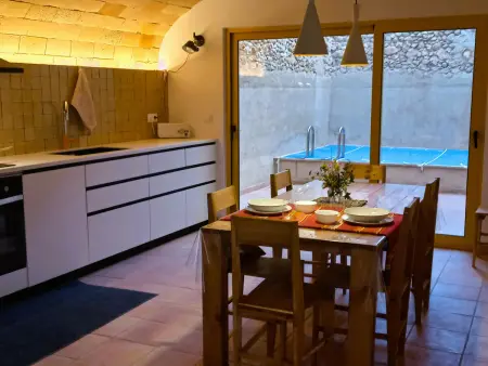 Maison rénovée pour 6 pers., piscine, cheminée, wifi, A/C, au cœur de Ventalló - Photo 4