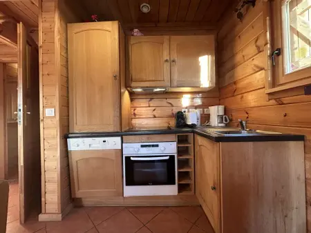 Superbe chalet pour 8 pers. près pistes et commerces, cheminée, terrasse, piscine, navette, ménage inclus - Photo 5