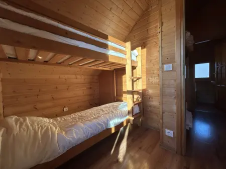 Superbe chalet pour 8 pers. près pistes et commerces, cheminée, terrasse, piscine, navette, ménage inclus - Photo 13