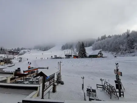 Studio cosy au pied des pistes avec balcon, TV et casier à ski - Photo 6