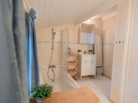 La Maison sur la Colline, Maison moderne et soignée avec piscine privée - Photo 23