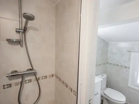 La Maison sur la Colline, Maison moderne et soignée avec piscine privée - Photo 25